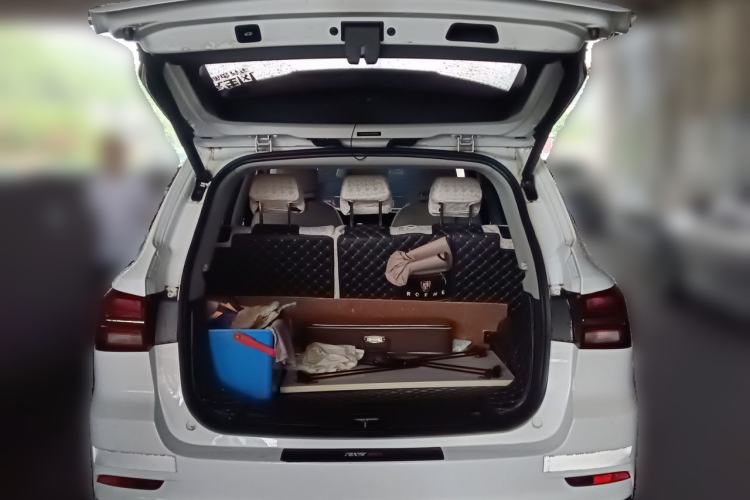 Used Roewe RX5 2018 30T Two-Wheel Drive Automatic Internet Platinum Edition Trunk