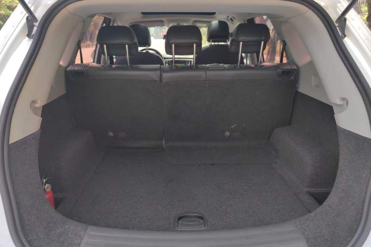 Used Roewe RX5 2018 20T Two-Wheel Drive Manual Flagship Edition Trunk