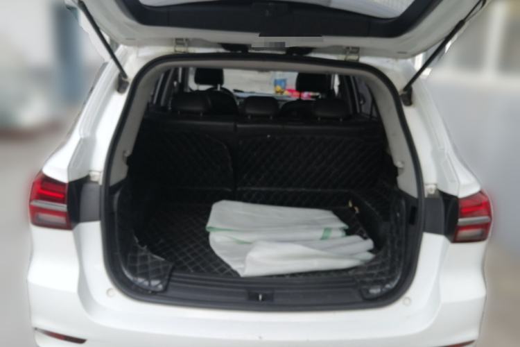 Used Roewe RX5 2018 20T Two-Wheel Drive Manual Internet Smart Edition Trunk