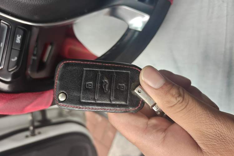 Used Roewe RX5 2018 20T Two-Wheel Drive Automatic Flagship Edition Vehicle Key