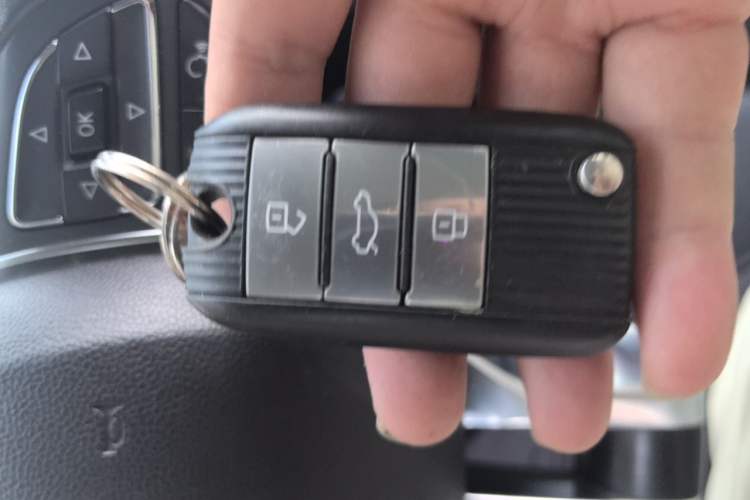 Used Roewe RX5 2018 20T Two-Wheel Drive Automatic Internet Smart Edition Vehicle Key