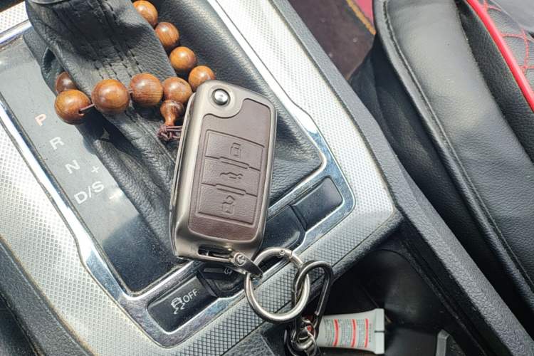 Used Roewe RX5 2018 20T Two-Wheel Drive Automatic Flagship Edition Vehicle Key
