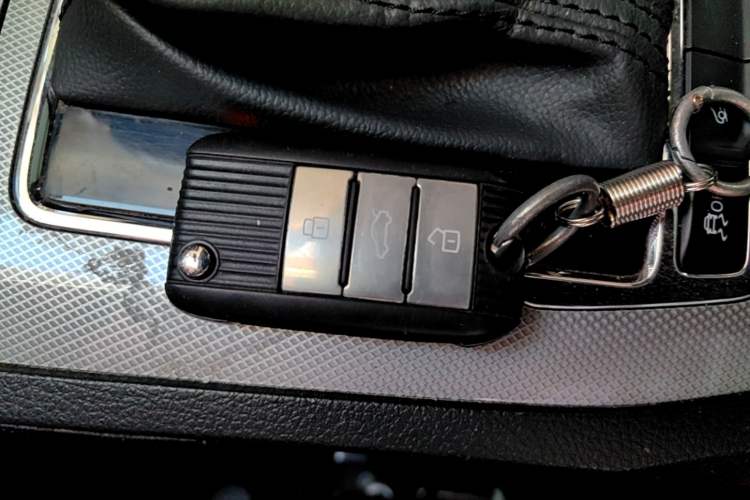 Used Roewe RX5 2018 20T Two-Wheel Drive Automatic Flagship Edition Vehicle Key
