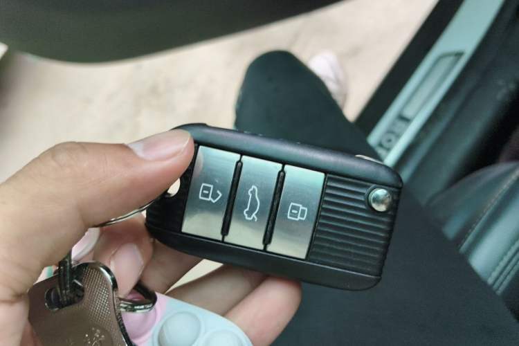 Used Roewe RX5 2018 20T Two-Wheel Drive Automatic Internet Smart Edition Vehicle Key