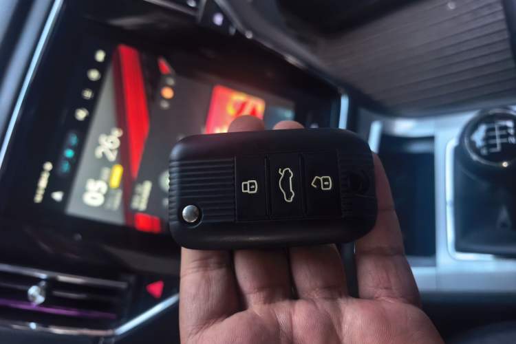Used Roewe RX5 2018 20T Two-Wheel Drive Manual Internet Elite Edition Vehicle Key