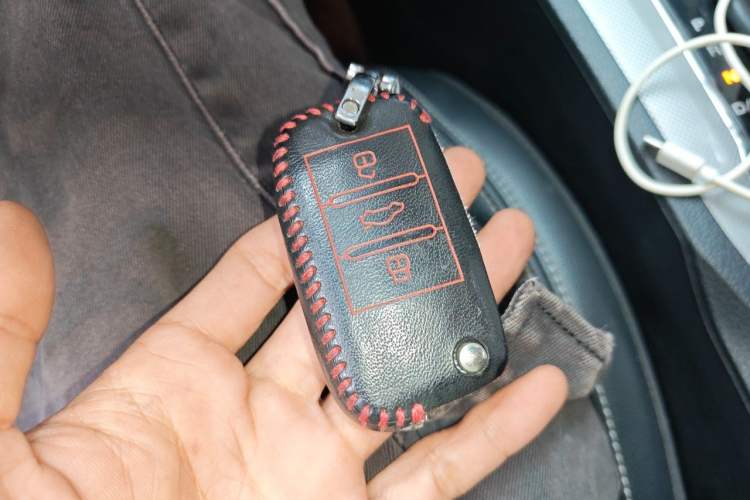 Used Roewe RX5 2018 20T Two-Wheel Drive Automatic Internet Smart Edition Vehicle Key