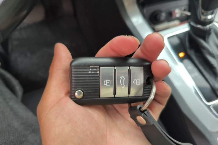 Used Roewe RX5 2018 20T Two-Wheel Drive Automatic Internet Smart Edition Vehicle Key