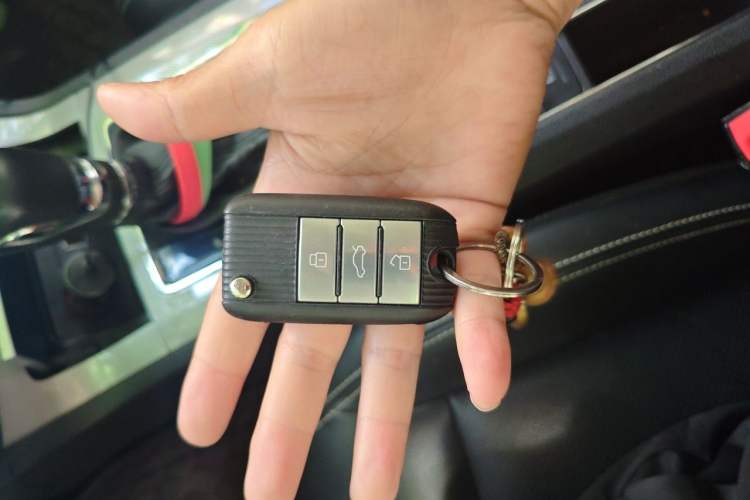 Used Roewe RX5 2018 20T Two-Wheel Drive Automatic Internet Smart Luxury Edition Vehicle Key
