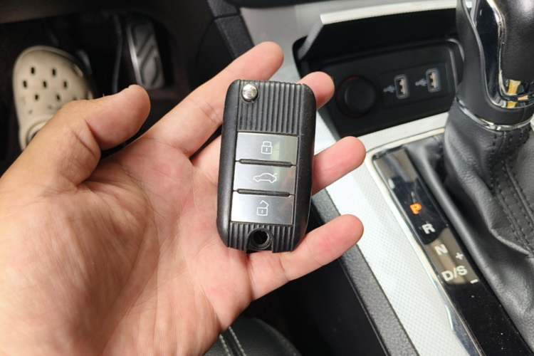 Used Roewe RX5 2018 30T Two-Wheel Drive Automatic Internet Platinum Edition Vehicle Key