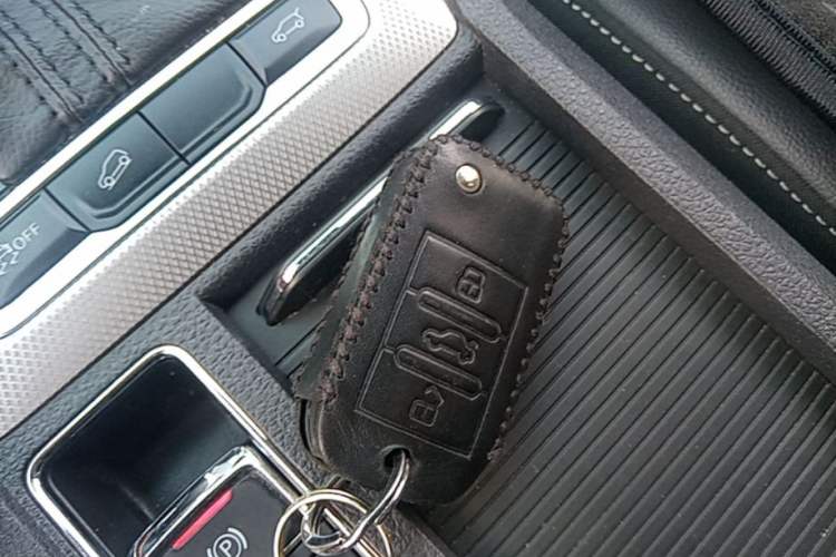 Used Roewe RX5 2018 20T Two-Wheel Drive Automatic Internet Smart Edition Vehicle Key