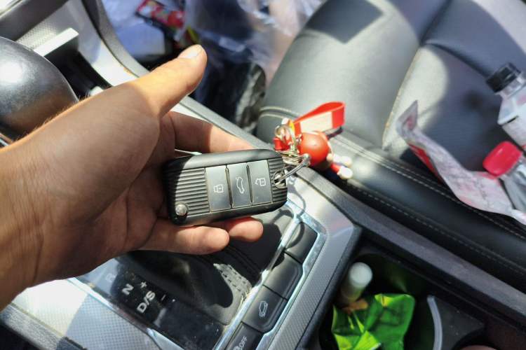 Used Roewe RX5 2018 20T Two-Wheel Drive Automatic Internet Smart Edition Vehicle Key