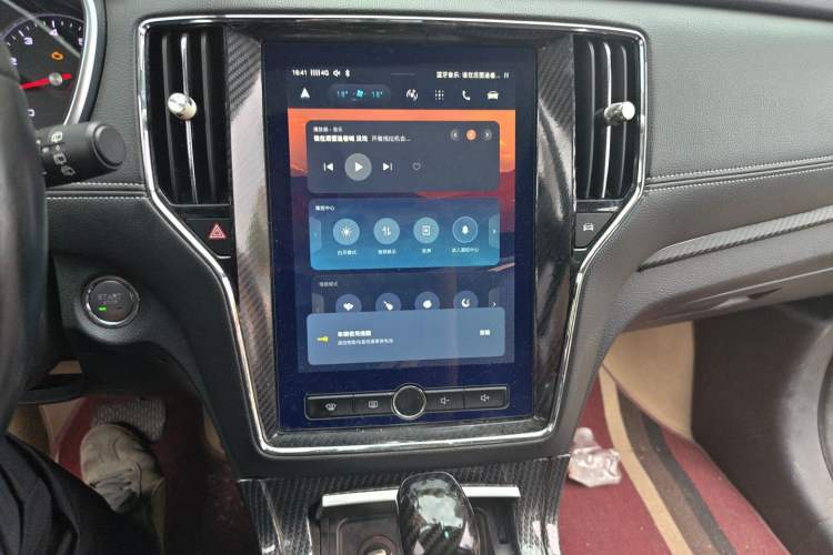Used Roewe RX5 2019 20T Two-Wheel Drive Automatic Ali Smart Connectivity Platinum Edition Audio And AC Panel