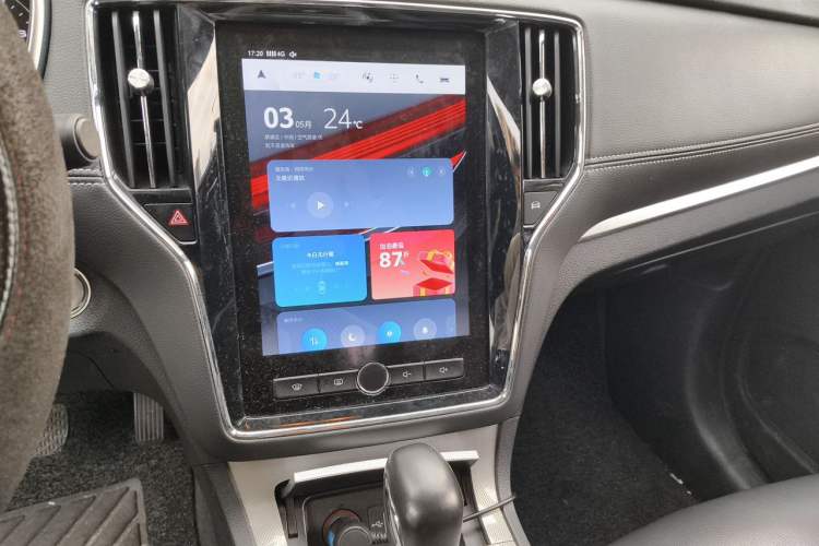 Used Roewe RX5 2019 20T Two-Wheel Drive Automatic 4G Connected Platinum Edition Audio And AC Panel