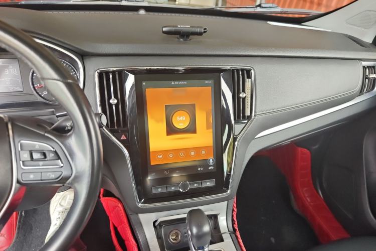 Used Roewe RX5 2019 20T Two-Wheel Drive Automatic 4G Connected Platinum Edition Audio And AC Panel