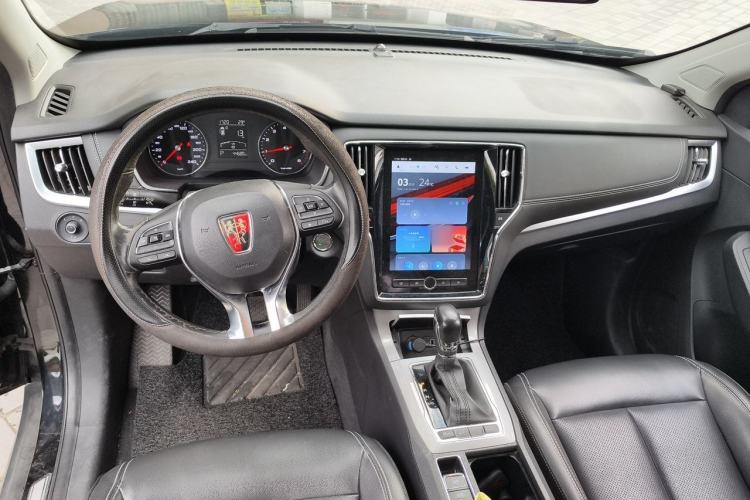 Used Roewe RX5 2019 20T Two-Wheel Drive Automatic 4G Connected Platinum Edition Center Console