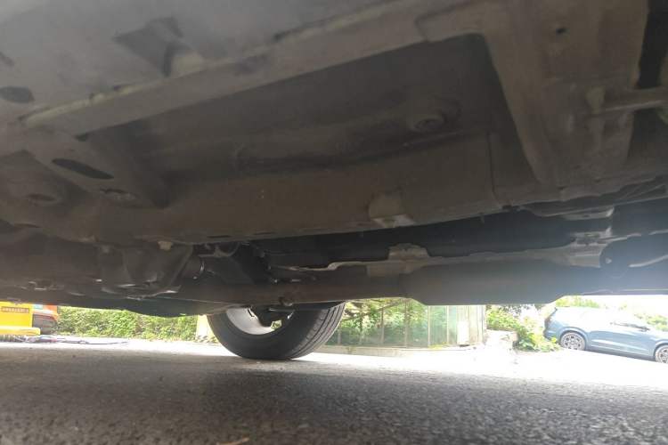 Used Roewe RX5 2019 20T Two-Wheel Drive Manual 4G Connect Platinum Edition Chassis Front Right