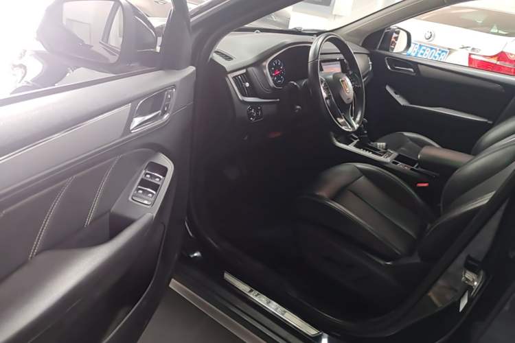 Used Roewe RX5 2019 20T Two-Wheel Drive Automatic 4G Connected Platinum Edition Driver Seat