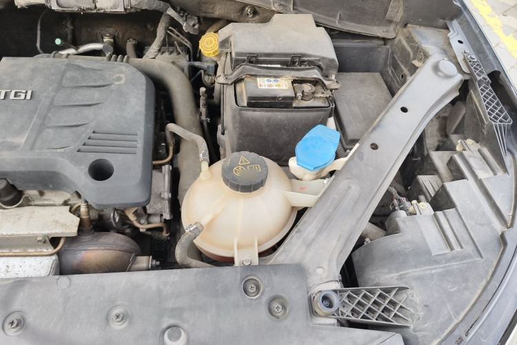 Used Roewe RX5 2019 20T Two-Wheel Drive Automatic 4G Connected Platinum Edition Engine Bay Left