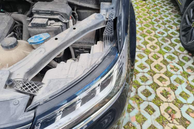 Used Roewe RX5 2019 20T Two-Wheel Drive Automatic 4G Connected Platinum Edition Engine Bay Left