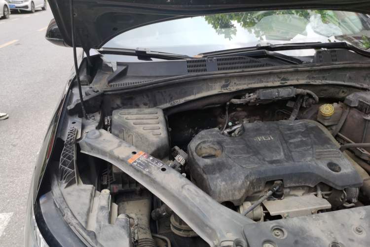 Used Roewe RX5 2019 20T Two-Wheel Drive Manual 4G Connect Platinum Edition Engine Bay Right