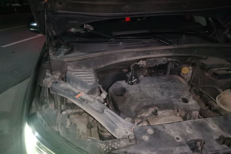 Used Roewe RX5 2019 20T Two-Wheel Drive Manual 4G Connect Platinum Edition Engine Bay Right