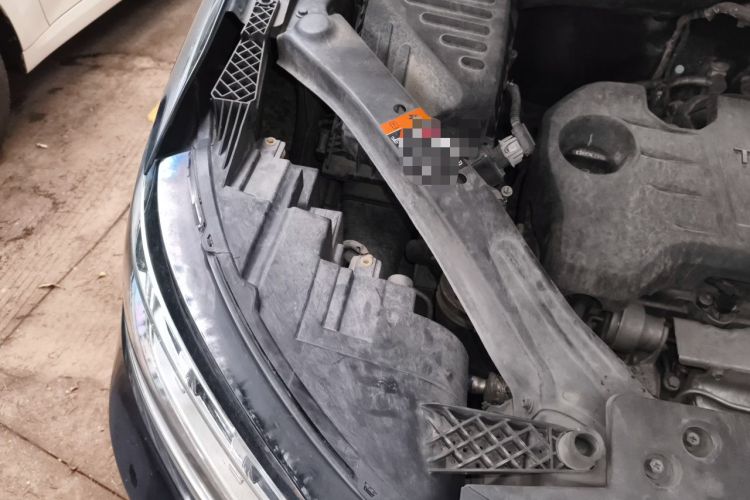 Used Roewe RX5 2019 20T Two-Wheel Drive Automatic 4G Connected Platinum Edition Engine Bay Right