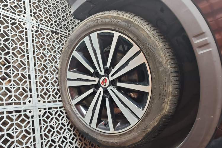 Used Roewe RX5 2019 20T Two-Wheel Drive Automatic 4G Connected Platinum Edition Exterior 7