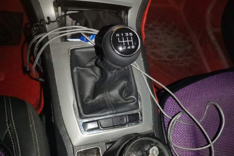 Used Roewe RX5 2019 20T Two-Wheel Drive Manual 4G Connect Platinum Edition Gear Lever