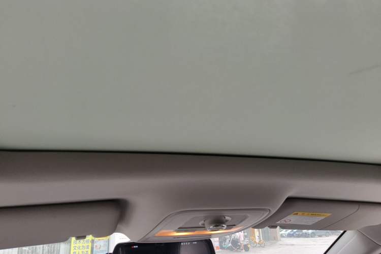 Used Roewe RX5 2019 20T Two-Wheel Drive Automatic 4G Connected Platinum Edition Headliner