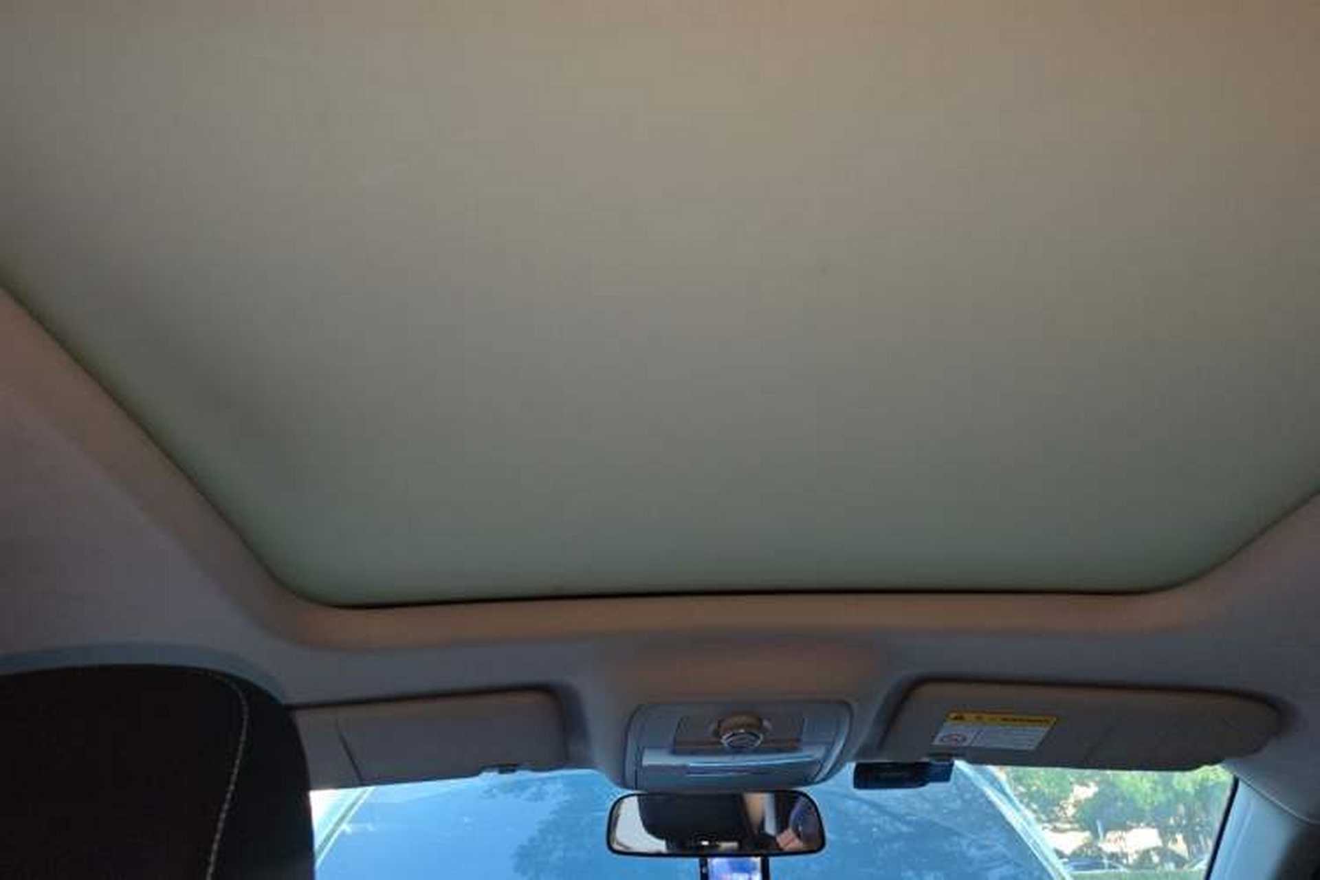 Used Roewe RX5 2019 20T Two-Wheel Drive Automatic Ali Smart Connectivity Platinum Edition Headliner