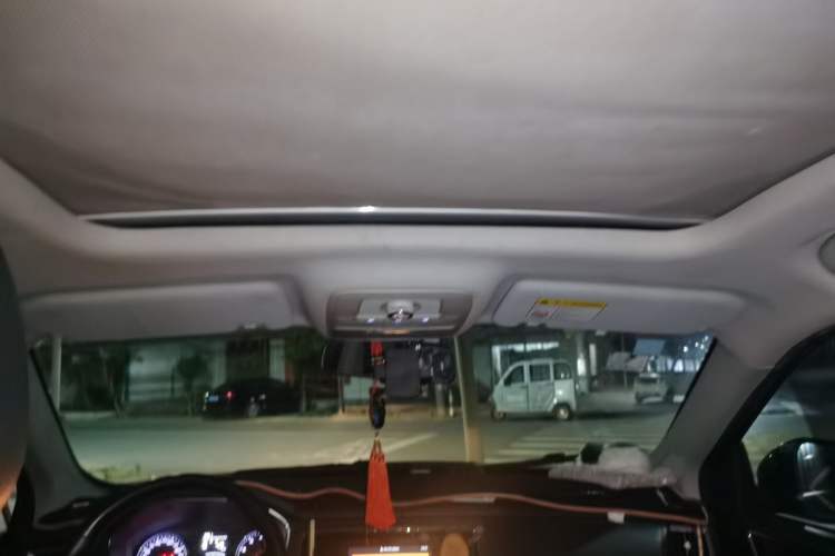 Used Roewe RX5 2019 20T Two-Wheel Drive Manual 4G Connect Platinum Edition Headliner