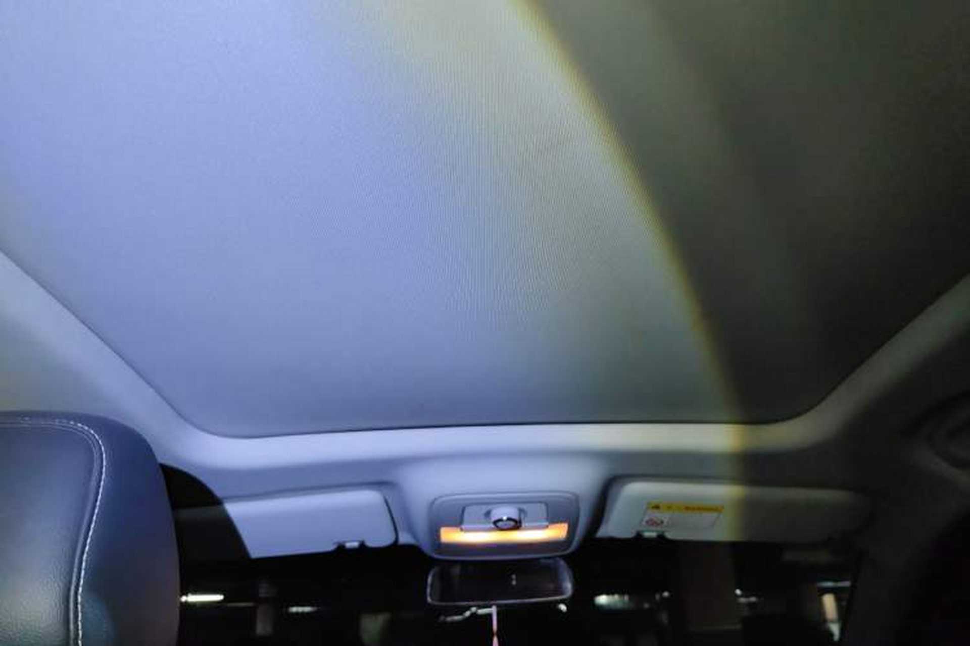 Used Roewe RX5 2019 20T Two-Wheel Drive Automatic 4G Connected Platinum Edition Headliner