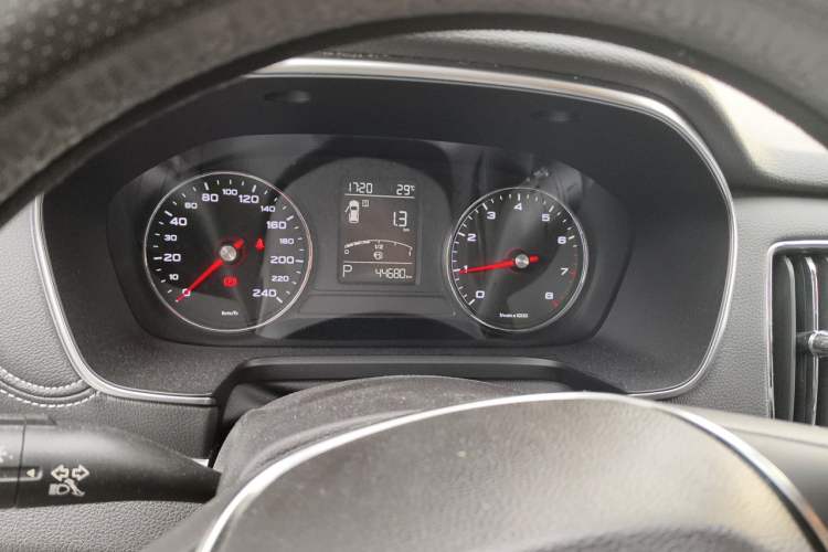 Used Roewe RX5 2019 20T Two-Wheel Drive Automatic 4G Connected Platinum Edition Instrument Cluster