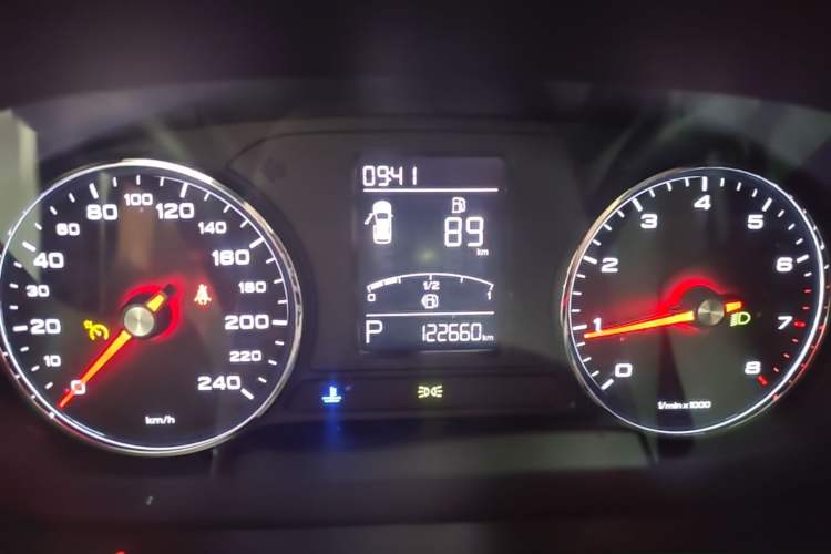Used Roewe RX5 2019 20T Two-Wheel Drive Automatic 4G Connected Platinum Edition Instrument Cluster