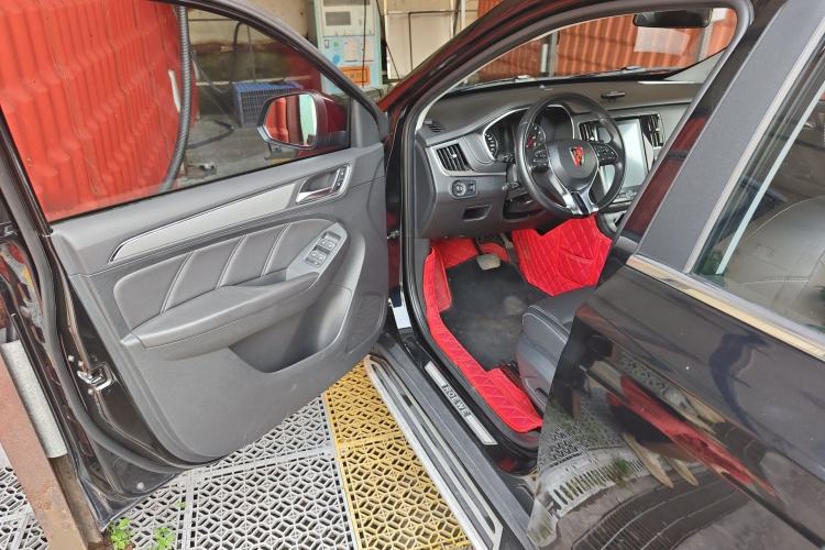 Used Roewe RX5 2019 20T Two-Wheel Drive Automatic 4G Connected Platinum Edition Interior 3