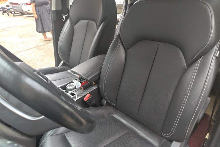 Used Roewe RX5 2019 20T Two-Wheel Drive Automatic Ali Smart Connectivity Platinum Edition Left Front Seat