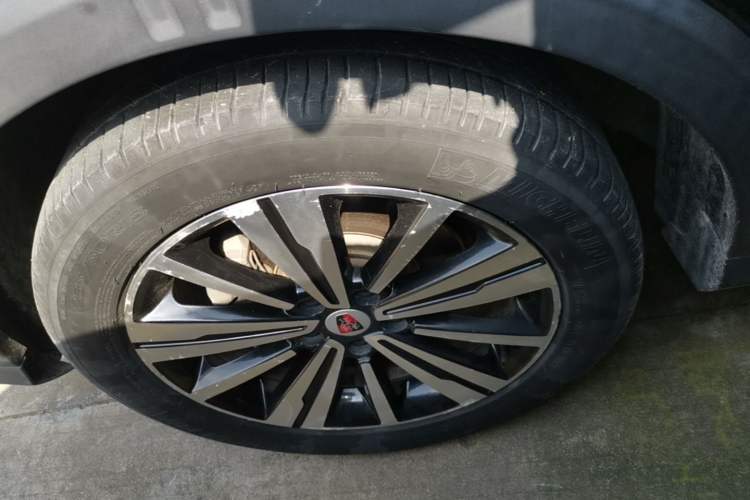 Used Roewe RX5 2019 20T Two-Wheel Drive Automatic Ali Smart Connectivity Platinum Edition Left Front Wheel Hub