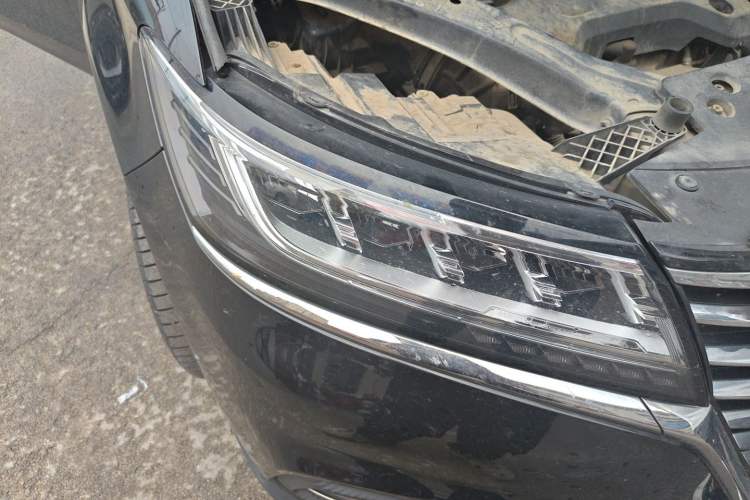 Used Roewe RX5 2019 20T Two-Wheel Drive Automatic Ali Smart Connectivity Platinum Edition Right Front Headlight