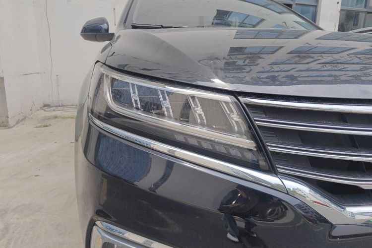 Used Roewe RX5 2019 20T Two-Wheel Drive Automatic 4G Connected Platinum Edition Right Front Headlight