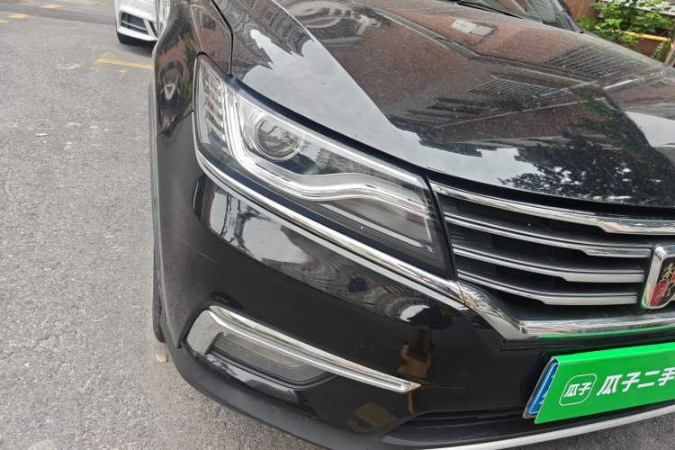 Used Roewe RX5 2019 20T Two-Wheel Drive Manual 4G Connect Platinum Edition Right Front Headlight