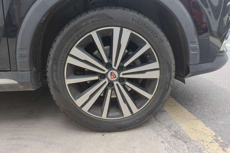 Used Roewe RX5 2019 20T Two-Wheel Drive Automatic 4G Connected Platinum Edition Right Front Wheel Hub