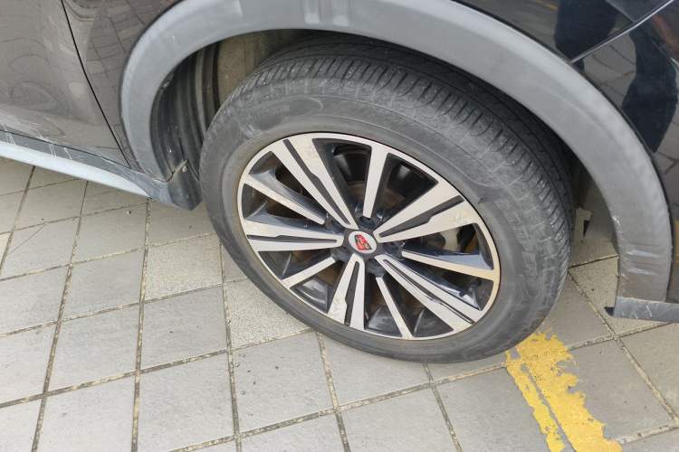 Used Roewe RX5 2019 20T Two-Wheel Drive Automatic 4G Connected Platinum Edition Right Front Wheel Hub