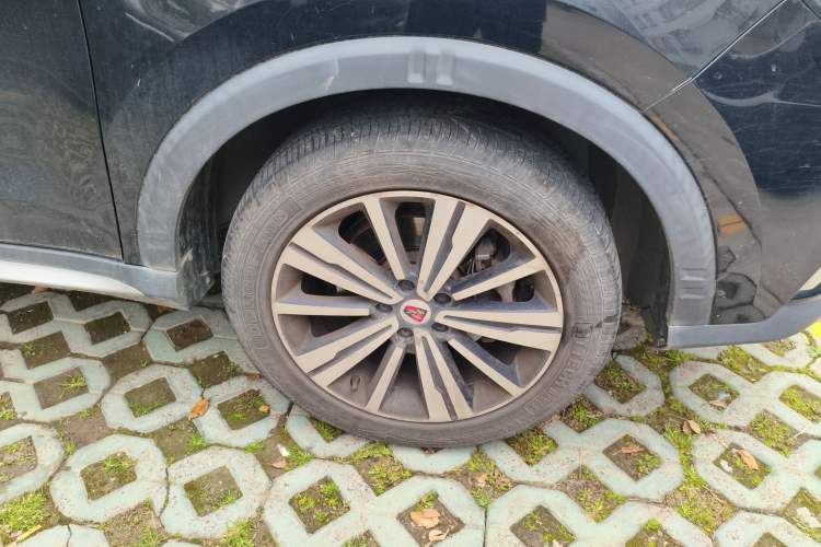 Used Roewe RX5 2019 20T Two-Wheel Drive Automatic 4G Connected Platinum Edition Right Front Wheel Hub