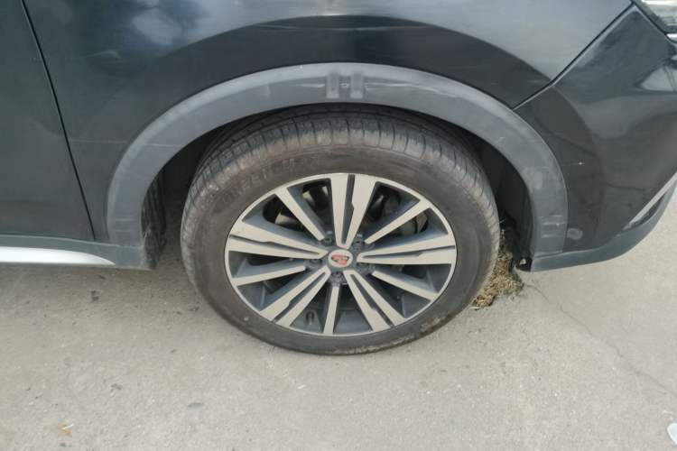 Used Roewe RX5 2019 20T Two-Wheel Drive Manual 4G Connect Platinum Edition Right Front Wheel Hub
