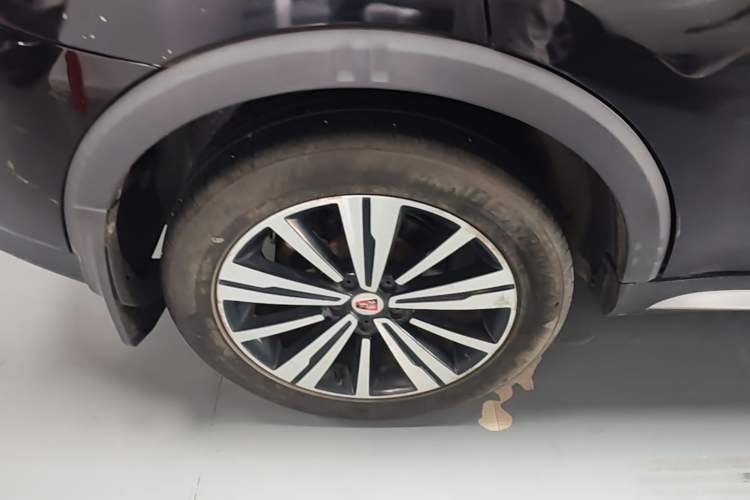 Used Roewe RX5 2019 20T Two-Wheel Drive Automatic 4G Connected Platinum Edition Right Rear Wheel Hub