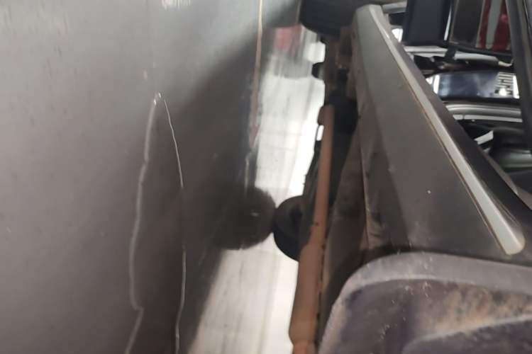 Used Roewe RX5 2019 20T Two-Wheel Drive Automatic 4G Connected Platinum Edition Right Side Sill
