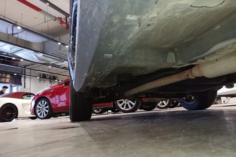 Used Roewe RX5 2019 20T Two-Wheel Drive Automatic 4G Connected Platinum Edition Right Side Sill