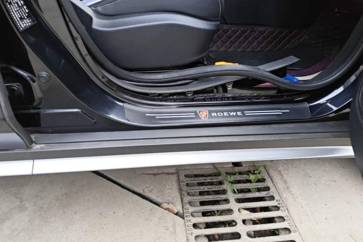 Used Roewe RX5 2019 20T Two-Wheel Drive Automatic Ali Smart Connectivity Platinum Edition Right Side Sill