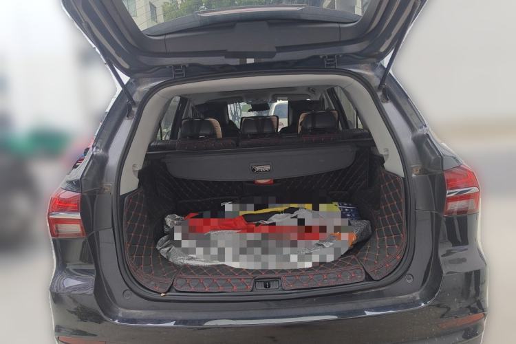Used Roewe RX5 2019 20T Two-Wheel Drive Automatic 4G Connected Platinum Edition Trunk