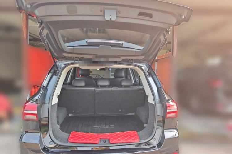 Used Roewe RX5 2019 20T Two-Wheel Drive Automatic 4G Connected Platinum Edition Trunk